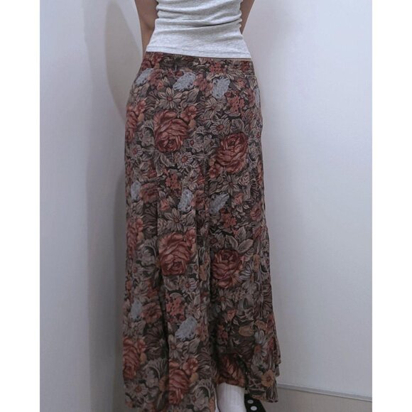Floral Vintage Button-up Maxi Skirt - Picture 2 of 5
